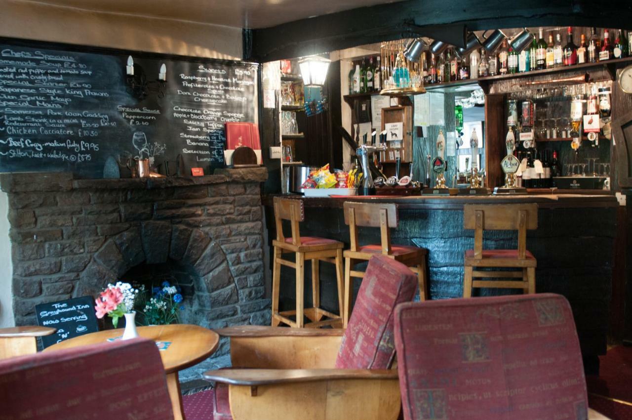The Greyhound Inn And Hotel อัสค์ ภายนอก รูปภาพ